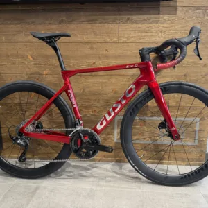 GUSTO COBRA EVO DB ULTRA ELITE FULL CARBON ROSSA 105 2×12 RUOTE CARBON MANUBRIO CARBON 2026